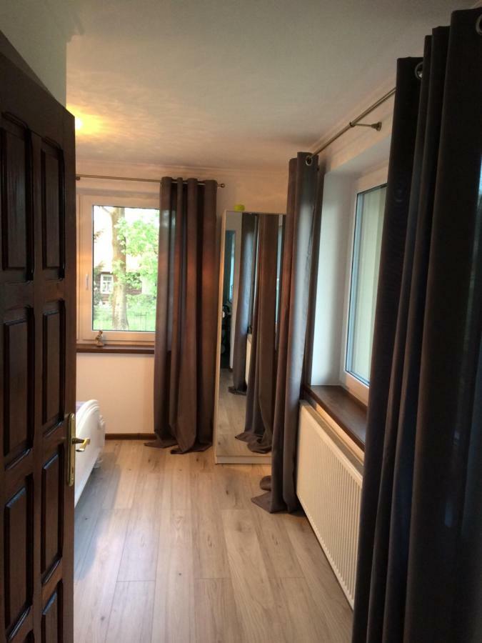 Apartamenty I Pokoje U Staszelow โปโรนิน ภายนอก รูปภาพ