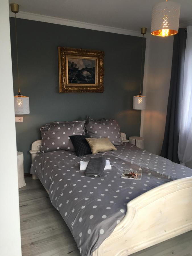 Apartamenty I Pokoje U Staszelow โปโรนิน ภายนอก รูปภาพ